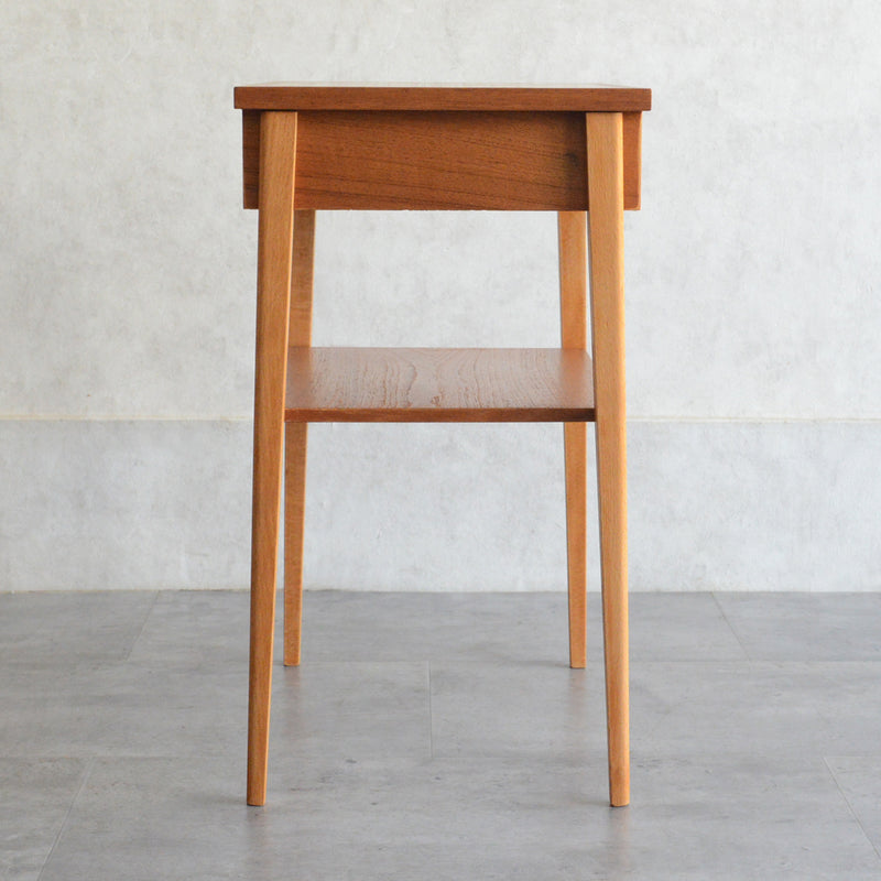 スウェーデンヴィンテージ　サイドテーブル5-72(抽斗付)