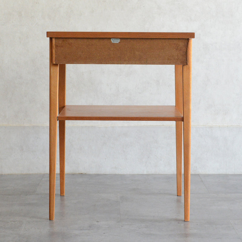 スウェーデンヴィンテージ　サイドテーブル5-72(抽斗付)