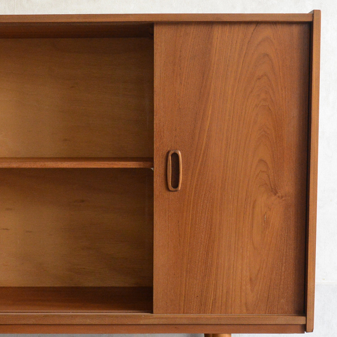 ミッドセンンチュリー ヴィンテージ　ガラスキャビネット 98(木扉付）