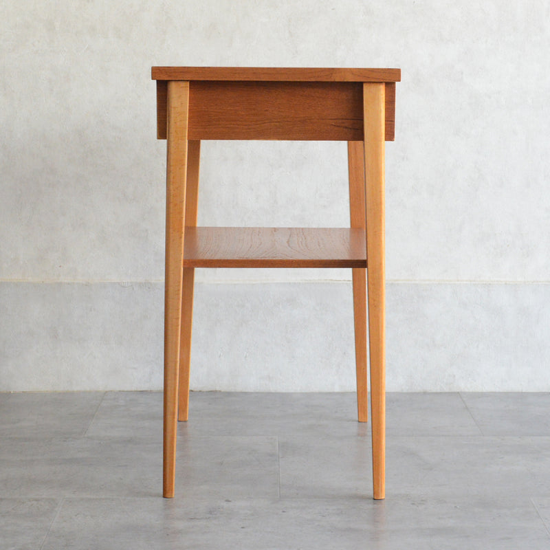 スウェーデンヴィンテージ　サイドテーブル5-72(抽斗付)