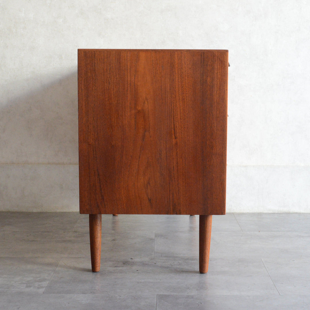 デンマークヴィンテージ  チーク３段チェスト5-148