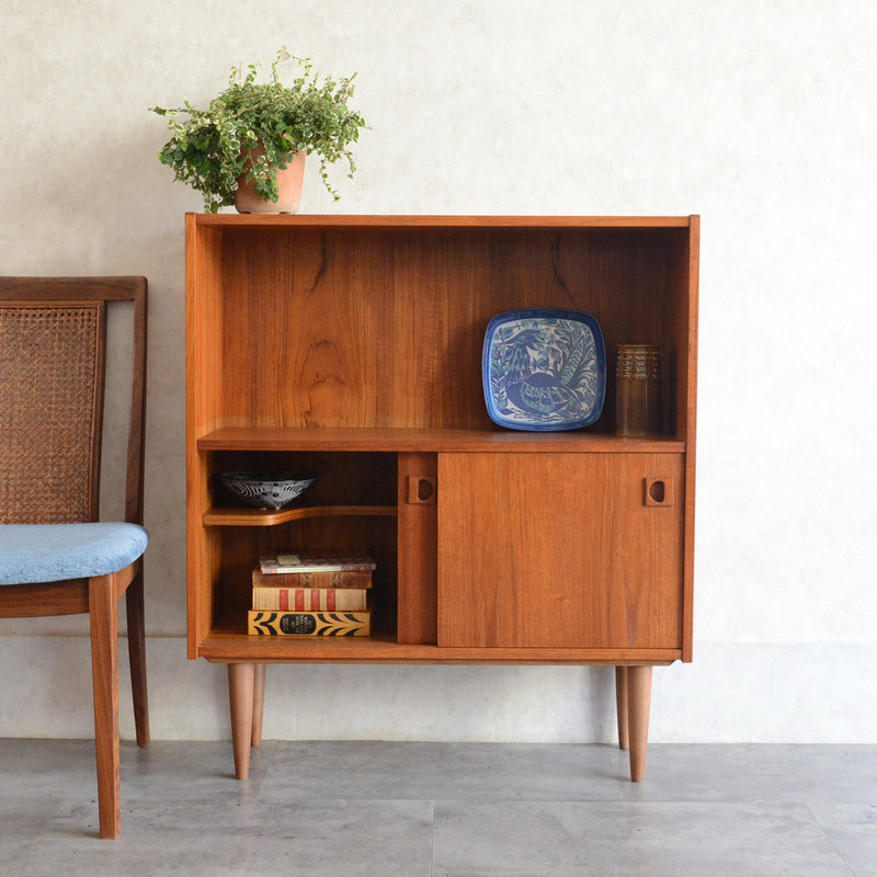 デンマーク ヴィンテージ チーク シェルフ (木扉付）6-69