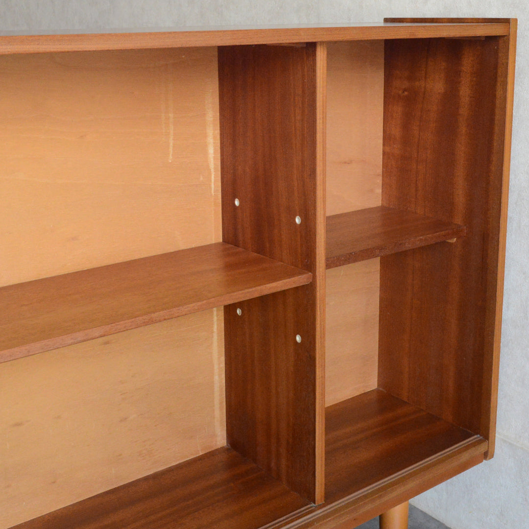 ミッドセンンチュリー ヴィンテージ　ガラスキャビネット 98(木扉付）