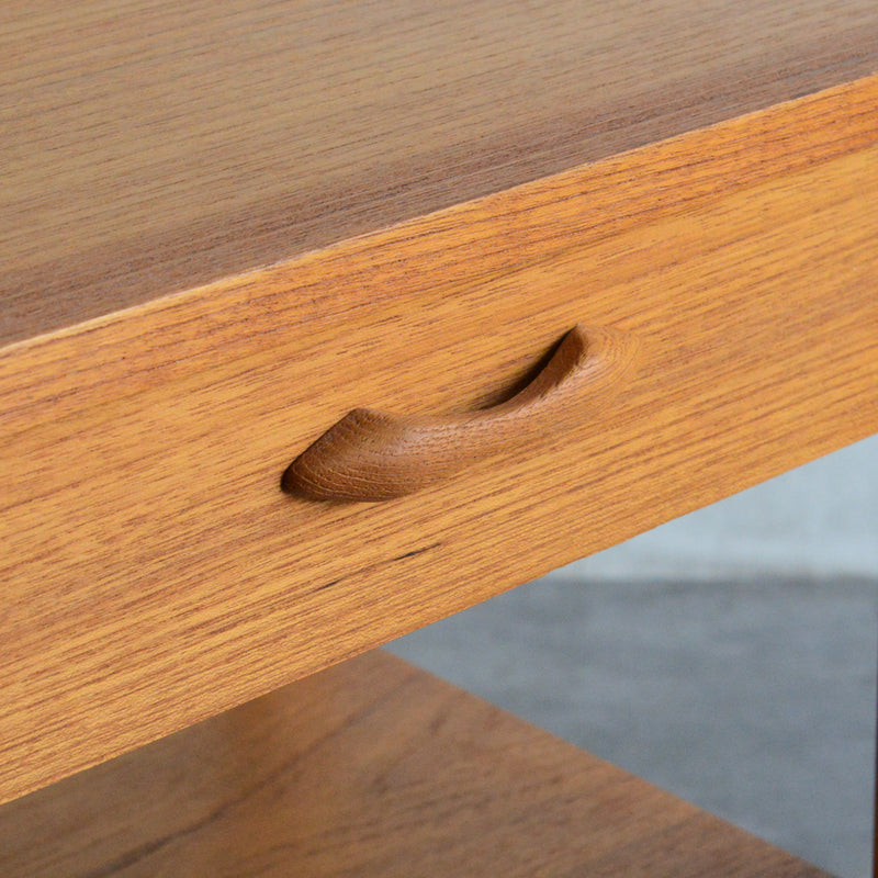 スウェーデンヴィンテージ　サイドテーブル5-72(抽斗付)