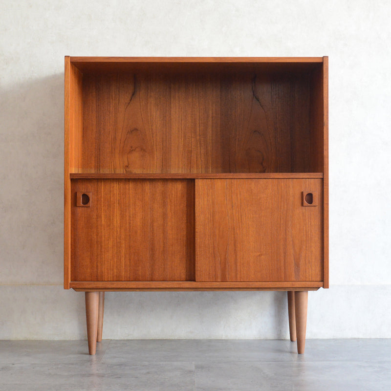 デンマーク ヴィンテージ チーク シェルフ (木扉付）6-69