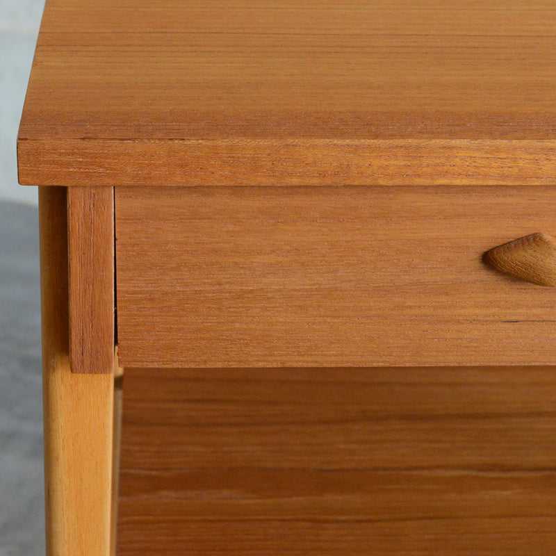 スウェーデンヴィンテージ　サイドテーブル5-72(抽斗付)