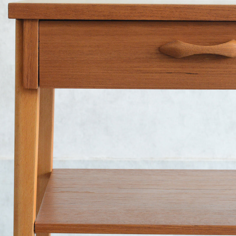 スウェーデンヴィンテージ　サイドテーブル5-72(抽斗付)