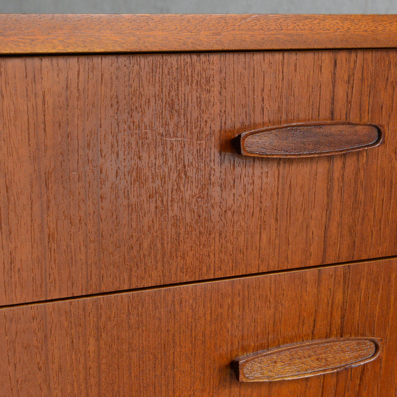 AVALONアバロン ガラスキャビネット56  (抽斗・フラップ扉付）