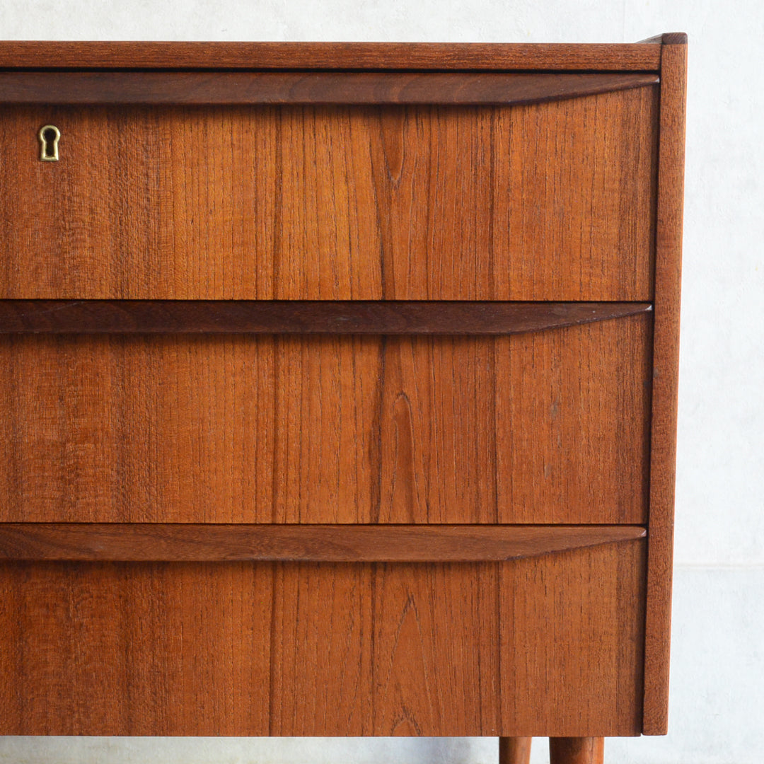 デンマークヴィンテージ  チーク３段チェスト5-148