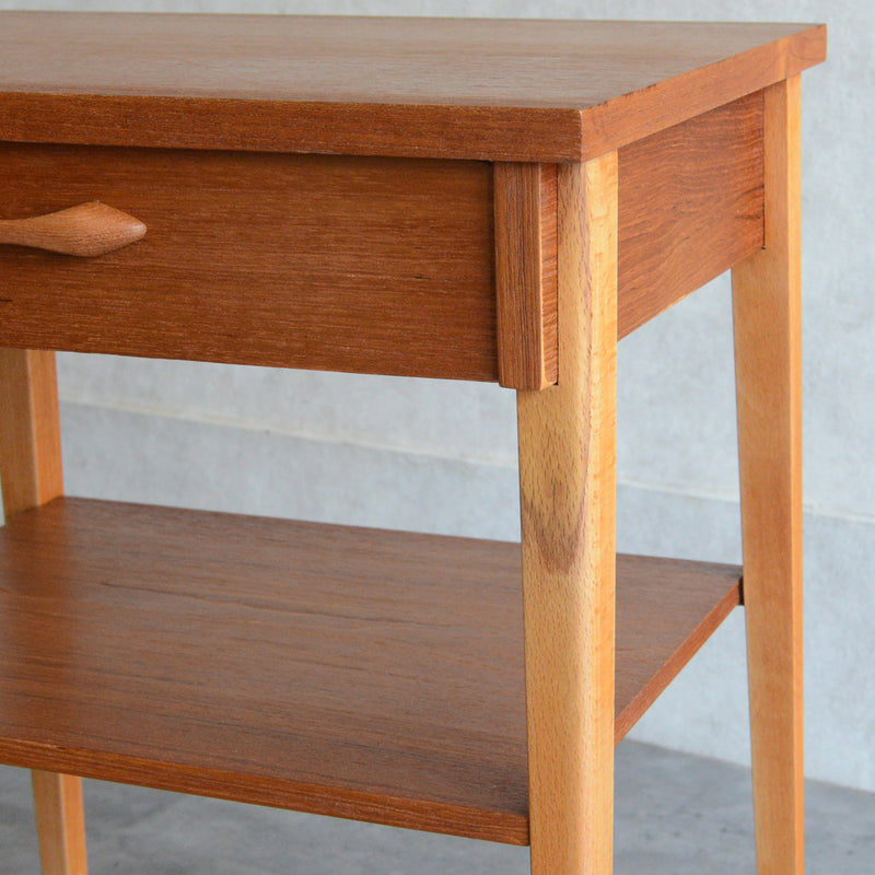 スウェーデンヴィンテージ　サイドテーブル5-72(抽斗付)