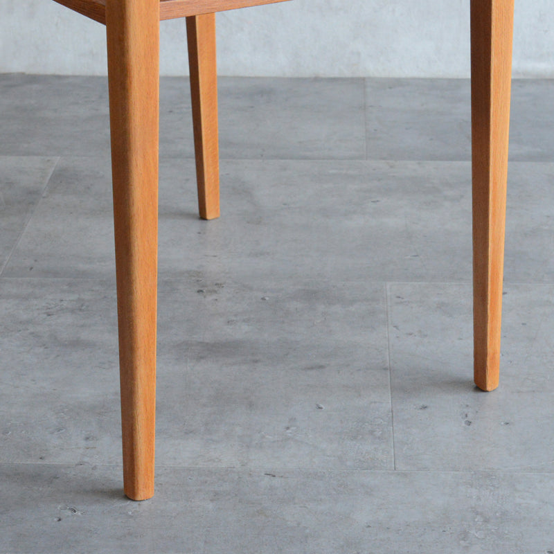 スウェーデンヴィンテージ　サイドテーブル5-72(抽斗付)