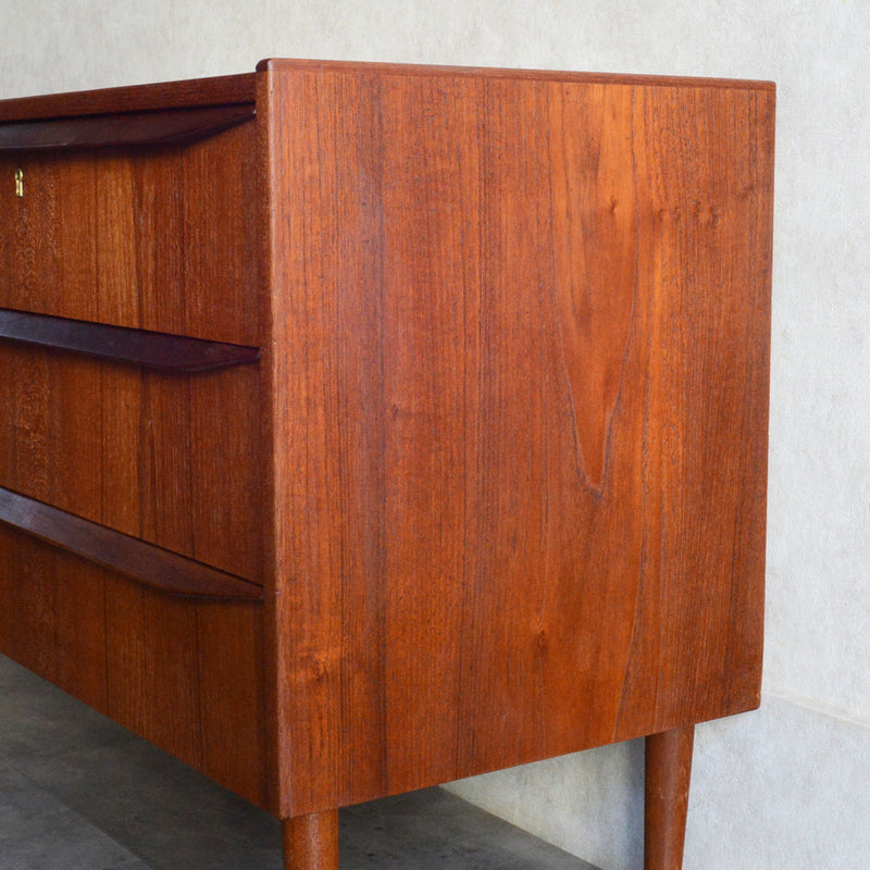 デンマークヴィンテージ  チーク３段チェスト5-148