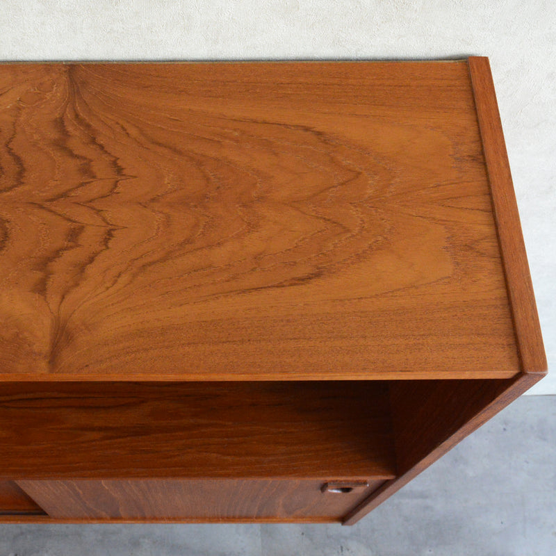 デンマーク ヴィンテージ チーク シェルフ (木扉付）6-69