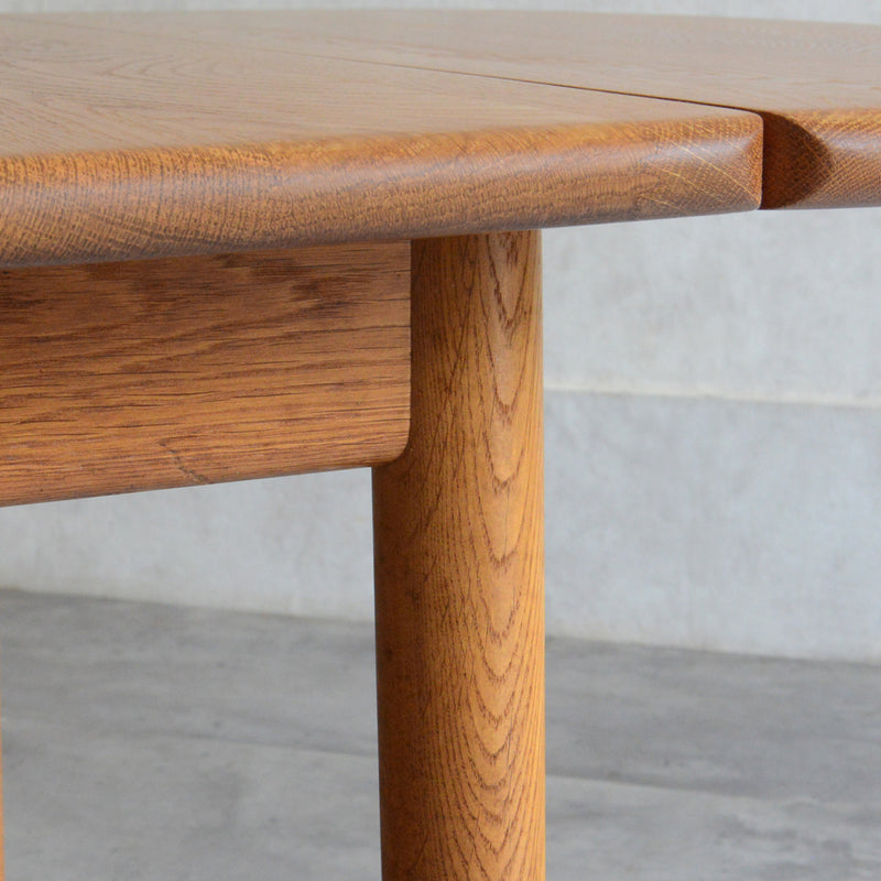 Hans J. Wegner GE82/85  拡張式オークローテーブル8-49