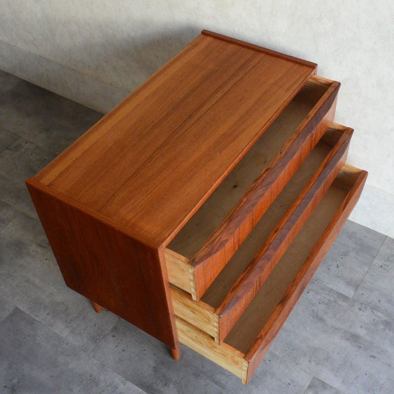 デンマークヴィンテージ  チーク３段チェスト5-148