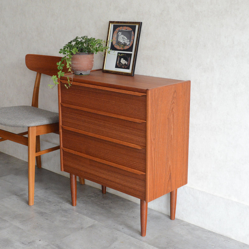 デンマークヴィンテージ  チーク ４段チェスト D-13