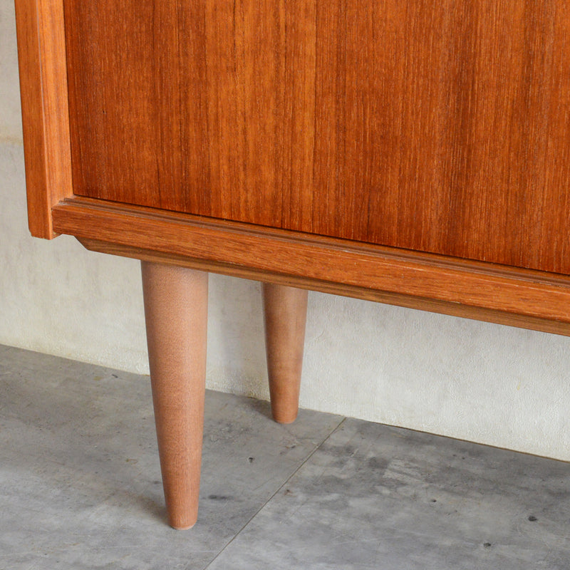 デンマーク ヴィンテージ チーク シェルフ (木扉付）6-69