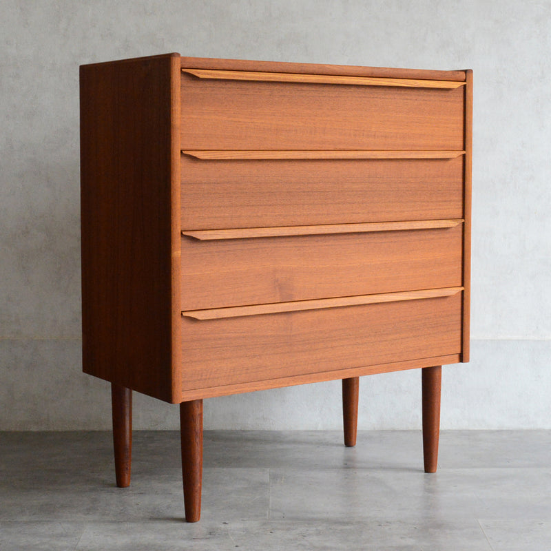 デンマークヴィンテージ  チーク ４段チェスト D-13