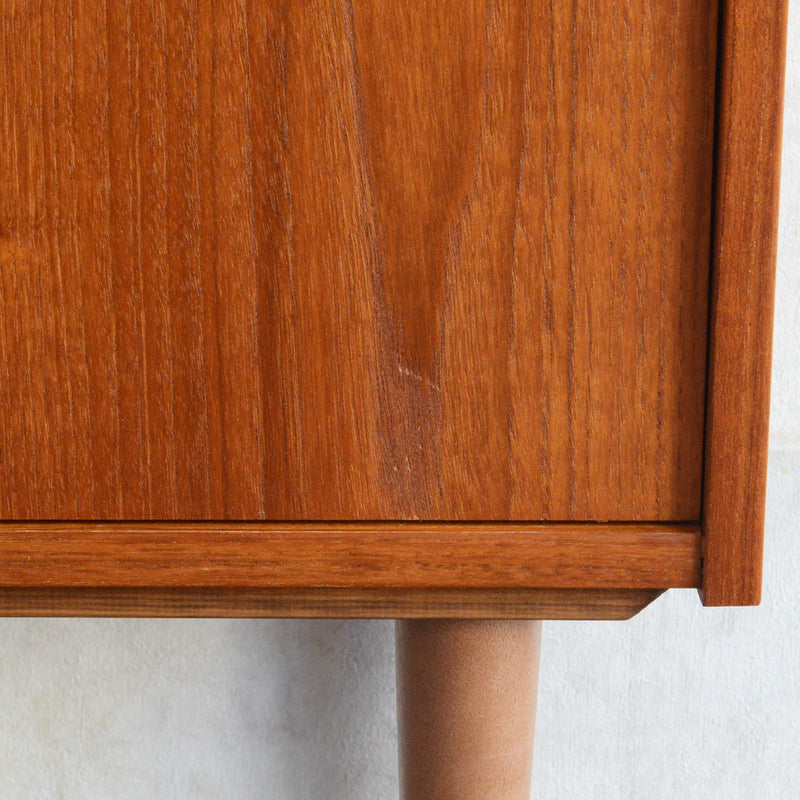 デンマーク ヴィンテージ チーク シェルフ (木扉付）6-69