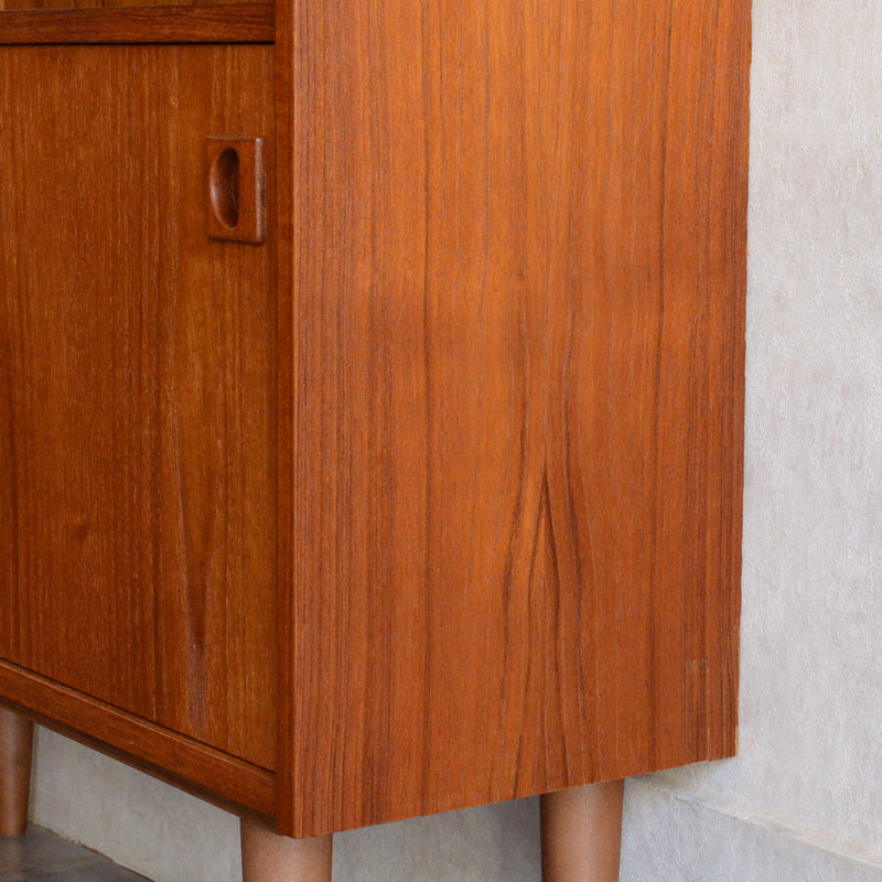 デンマーク ヴィンテージ チーク シェルフ (木扉付）6-69