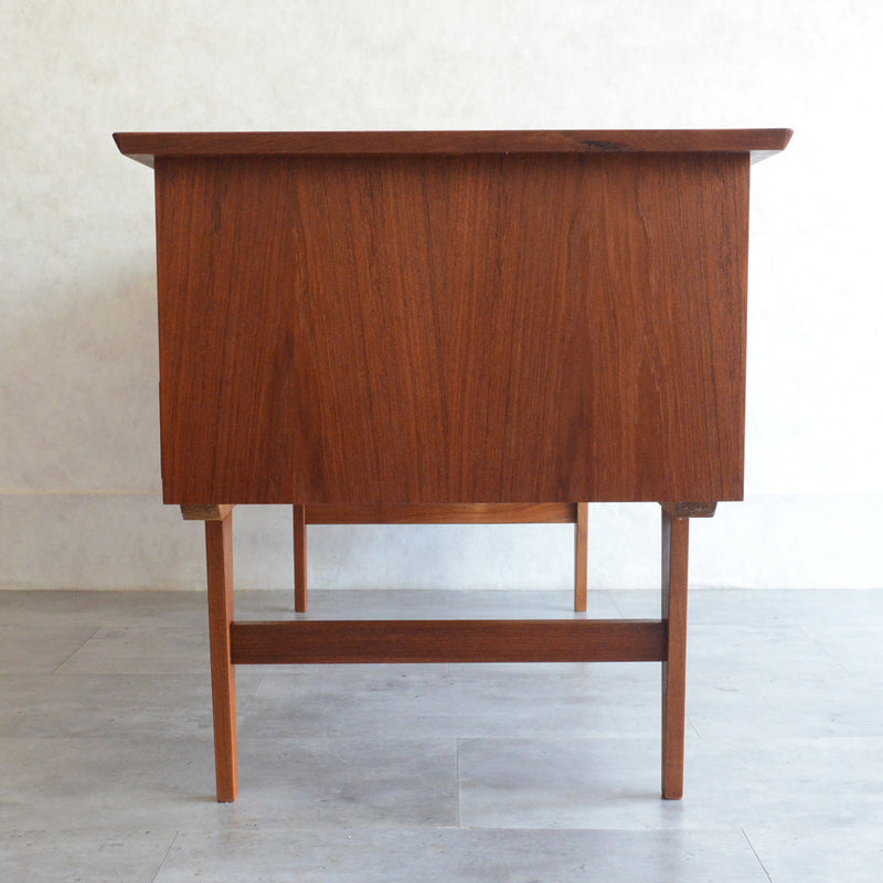 デンマークヴィンテージ チークデスク（鍵付） D-12