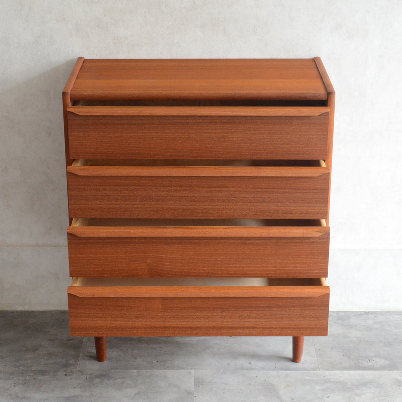 デンマークヴィンテージ  チーク ４段チェスト D-13