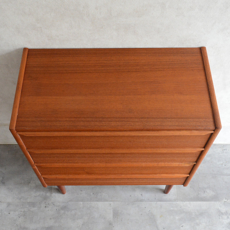 デンマークヴィンテージ  チーク ４段チェスト D-13