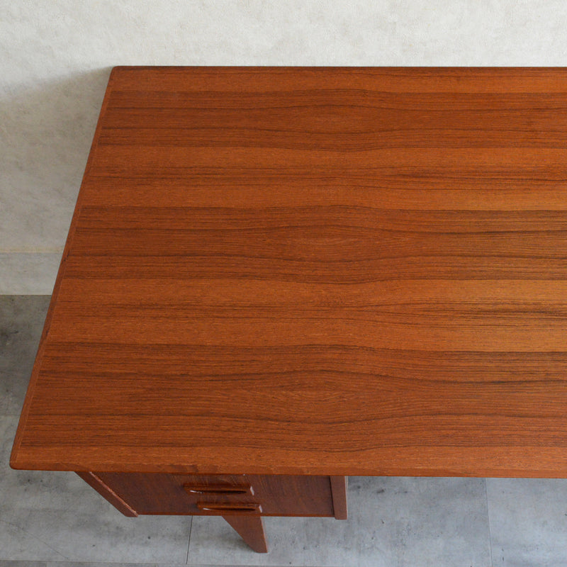 デンマークヴィンテージ チークデスク（鍵付） D-12