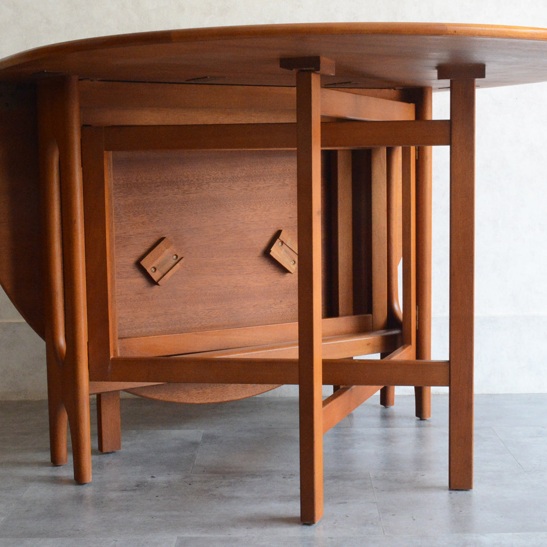 Jentique ジェンティーク　ゲートレッグテーブル 45（オーバル・天板剝離再塗装済）