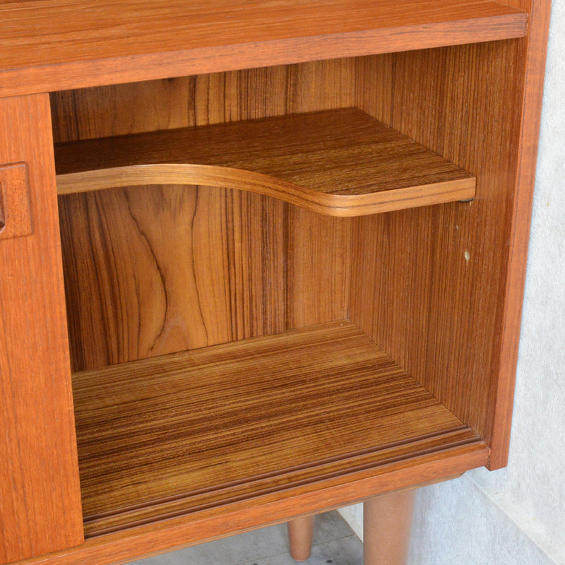 デンマーク ヴィンテージ チーク シェルフ (木扉付）6-69