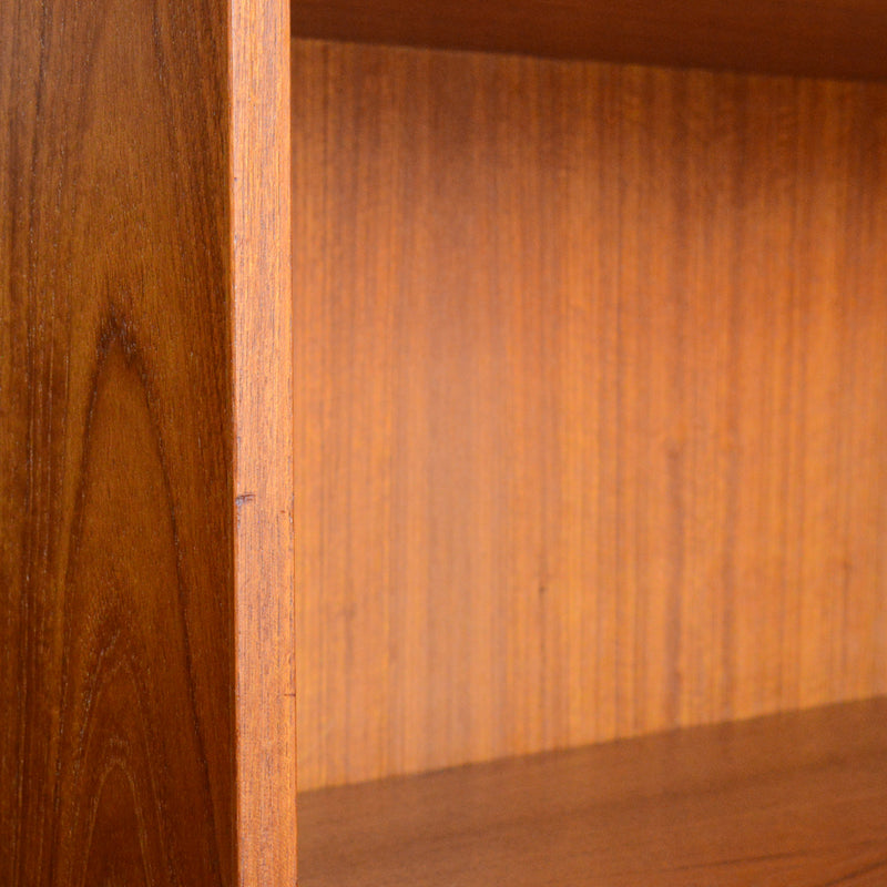 デンマーク ヴィンテージ チーク シェルフ 5-65　（木扉付）