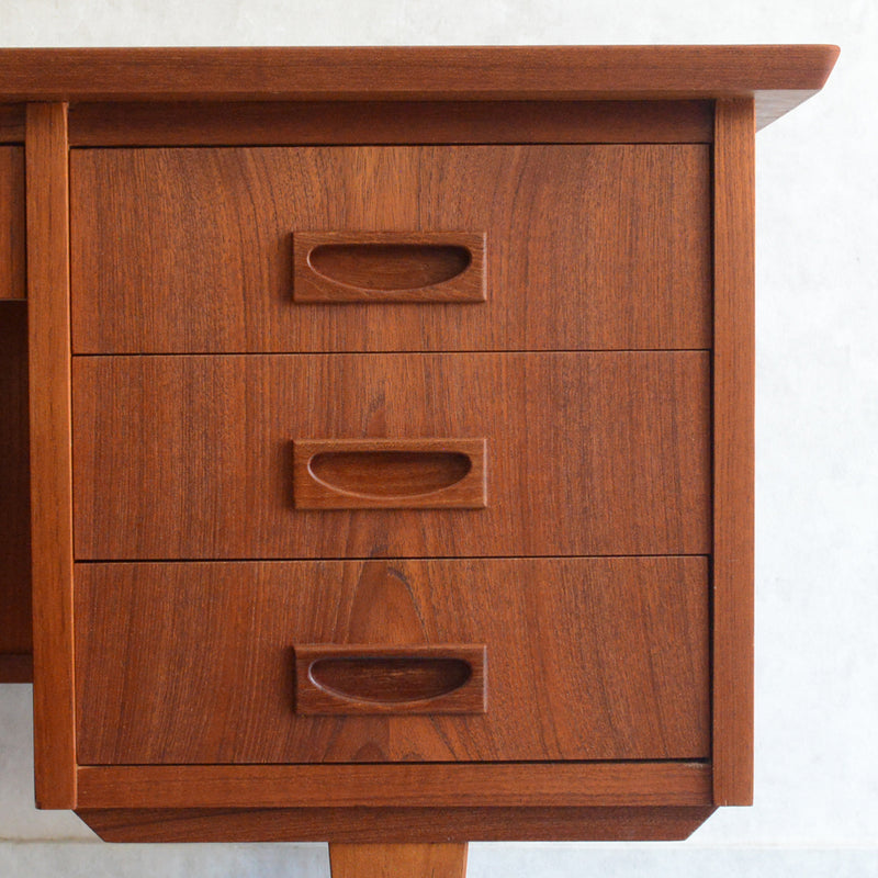 デンマークヴィンテージ チークデスク（鍵付） D-12