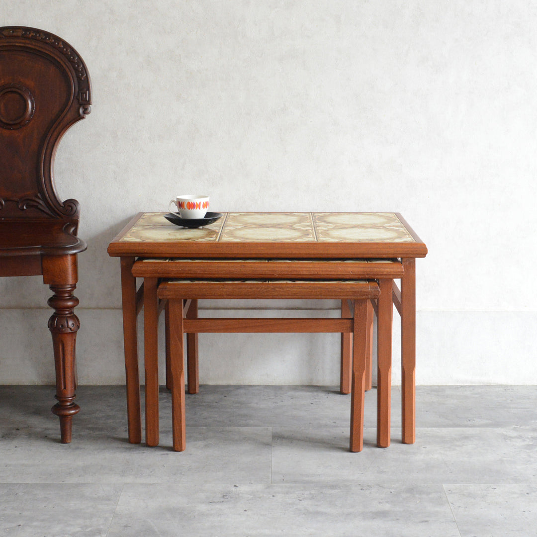 ミッドセンチュリー ヴィンテージ　タイルトップネストテーブル 14