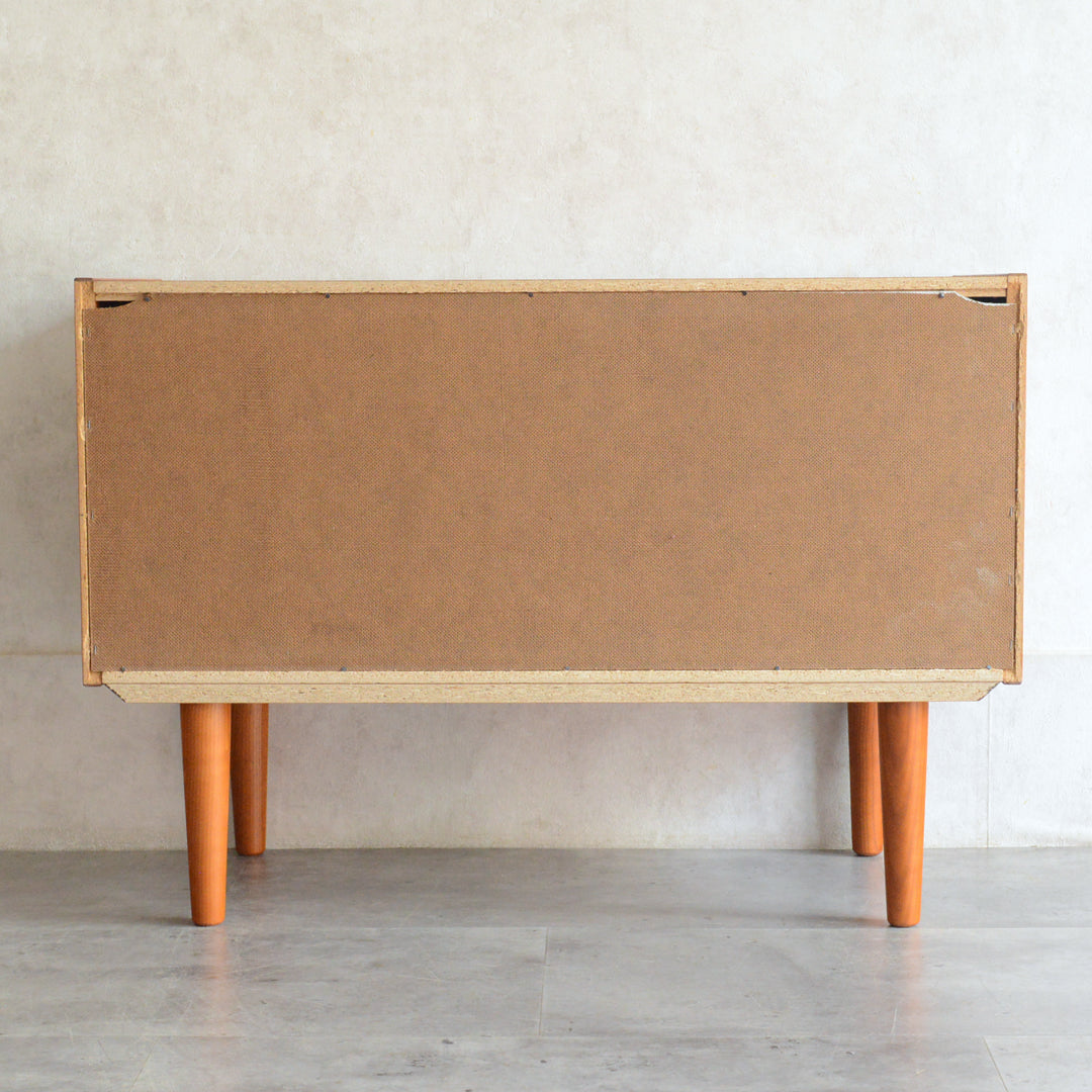 デンマークヴィンテージ　チーク キャビネット 6-78 (ストライプガラス戸付）