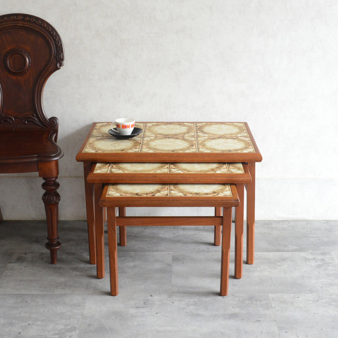 ミッドセンチュリー ヴィンテージ　タイルトップネストテーブル 14