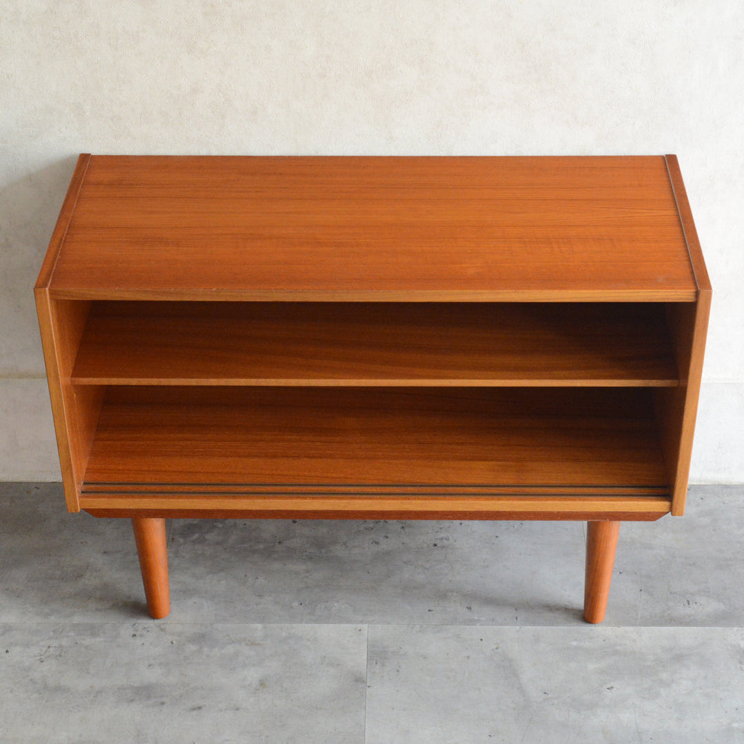 デンマークヴィンテージ　チーク キャビネット 6-78 (ストライプガラス戸付）