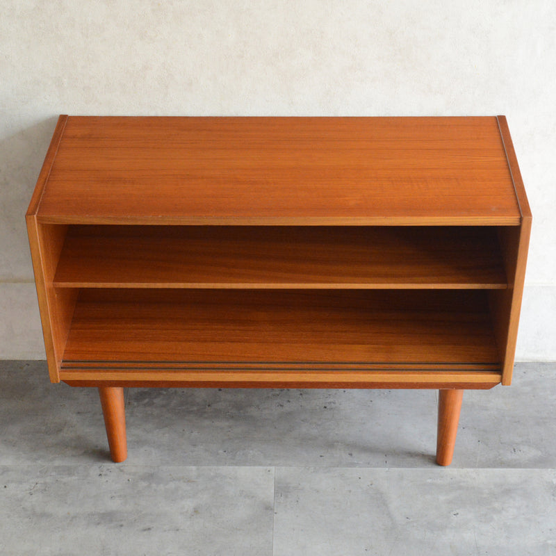 デンマークヴィンテージ　チーク キャビネット 6-78 (ストライプガラス戸付）