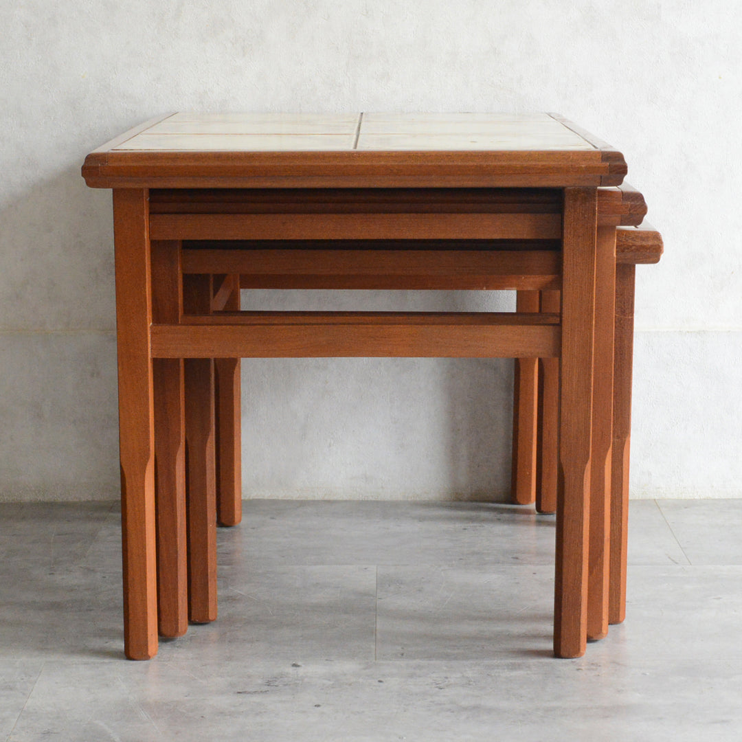 ミッドセンチュリー ヴィンテージ　タイルトップネストテーブル 14