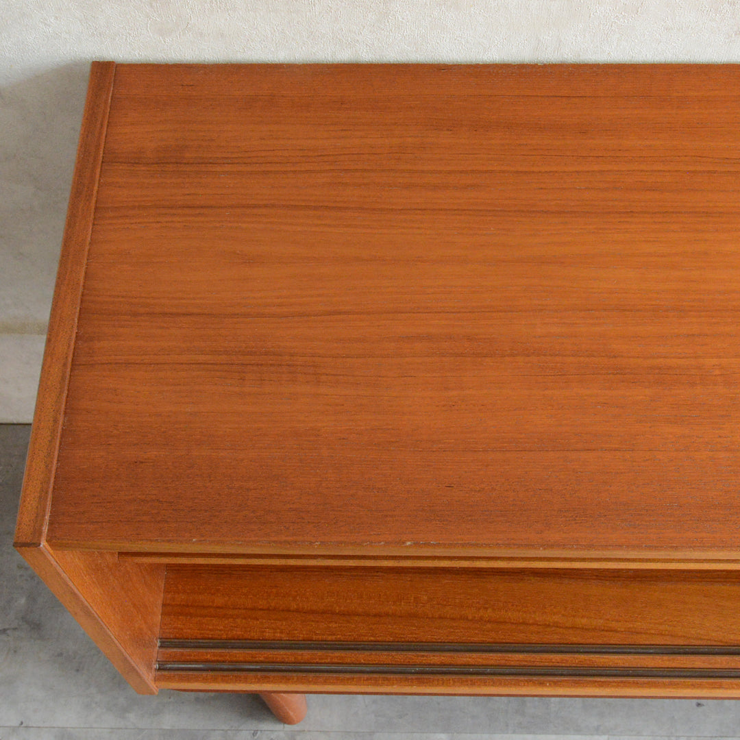 デンマークヴィンテージ　チーク キャビネット 6-78 (ストライプガラス戸付）