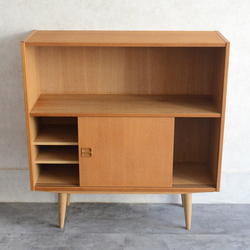 デンマーク ヴィンテージ　オーク シェルフ5-75（木扉付）