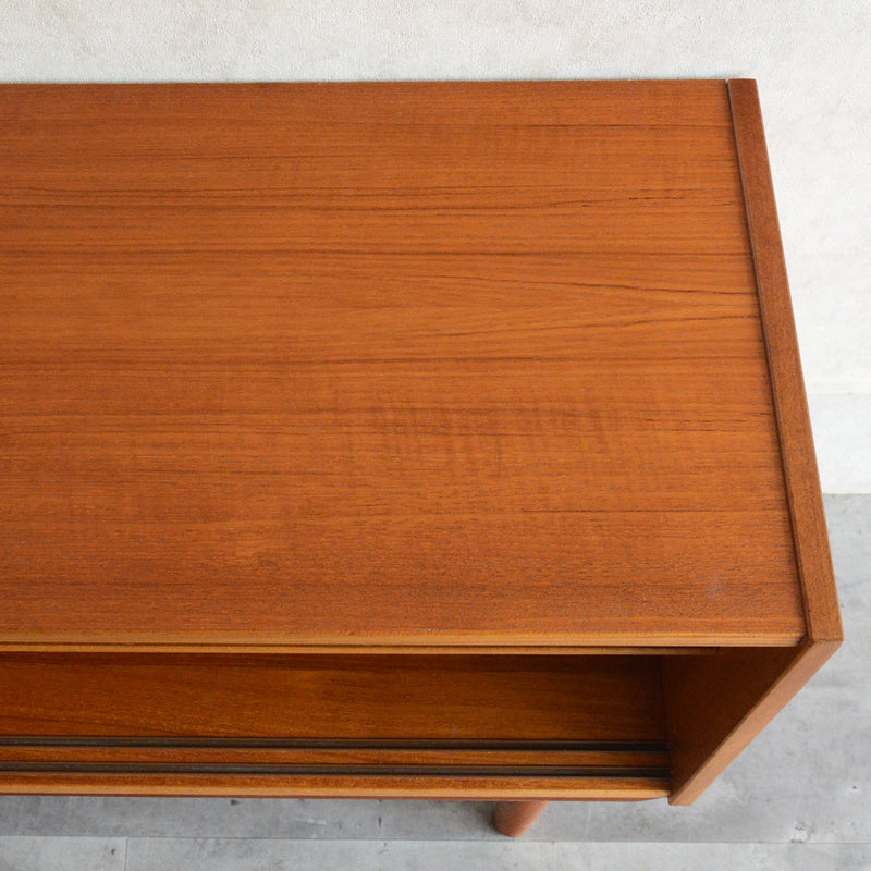 デンマークヴィンテージ　チーク キャビネット 6-78 (ストライプガラス戸付）