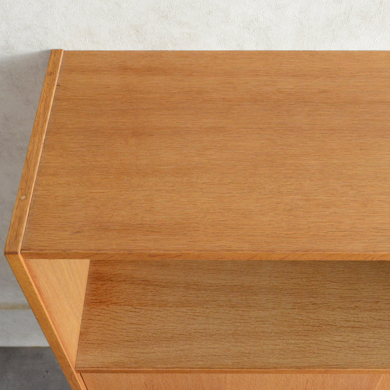 デンマーク ヴィンテージ　オーク シェルフ5-75（木扉付）