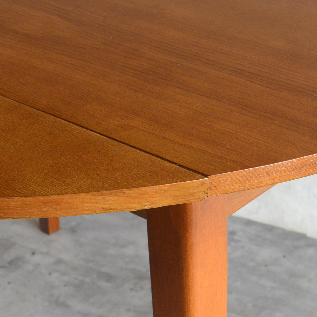 ミッドセンチュリー バタフライ ラウンド テーブル10（天板剥離再塗装済）