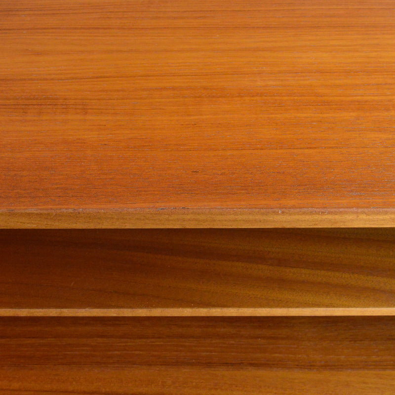 デンマークヴィンテージ　チーク キャビネット 6-78 (ストライプガラス戸付）