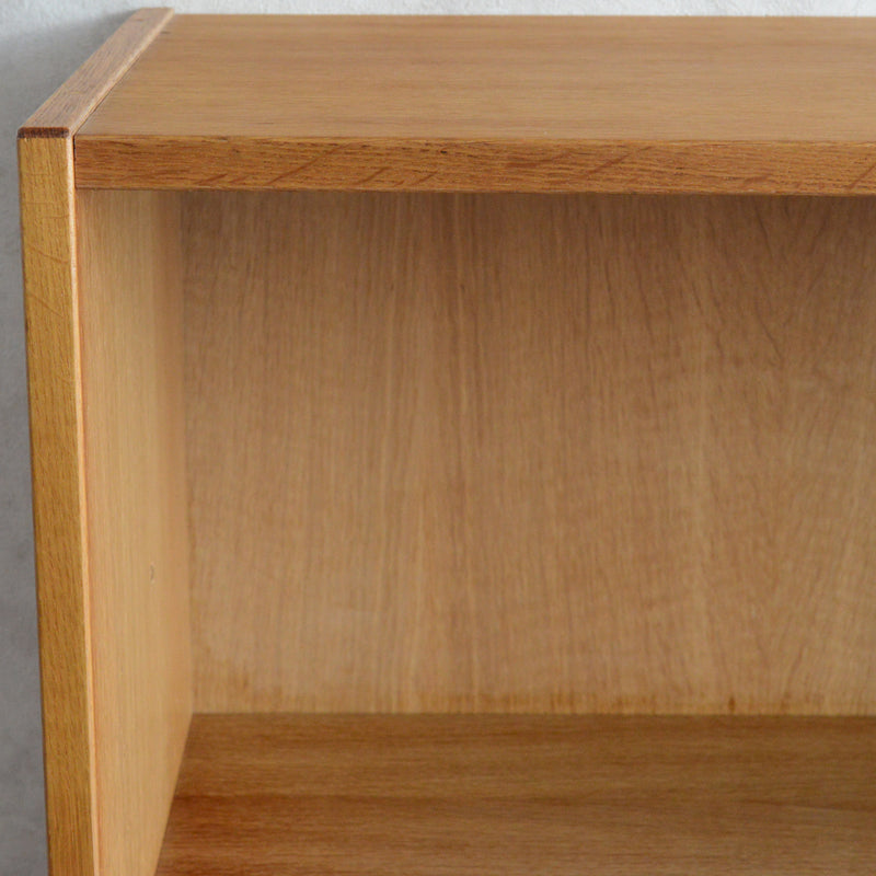 デンマーク ヴィンテージ　オーク シェルフ5-75（木扉付）