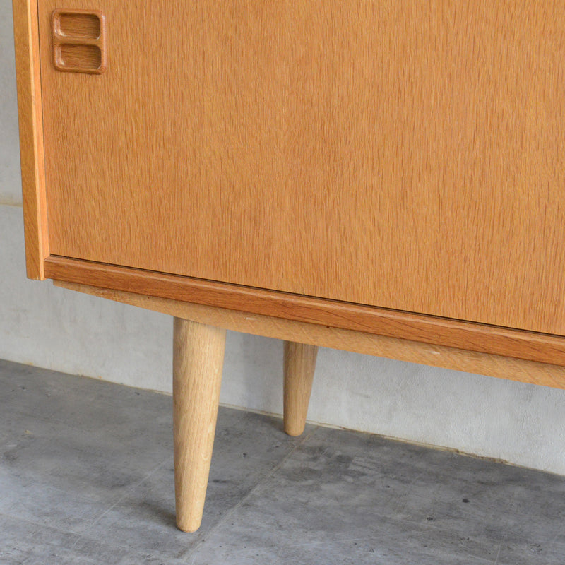 デンマーク ヴィンテージ　オーク シェルフ5-75（木扉付）