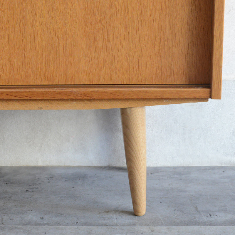 デンマーク ヴィンテージ　オーク シェルフ5-75（木扉付）