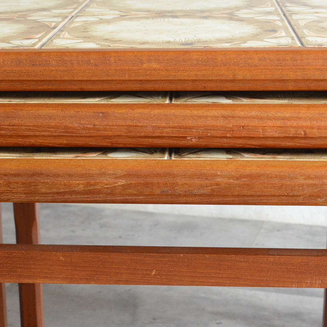 ミッドセンチュリー ヴィンテージ　タイルトップネストテーブル 14