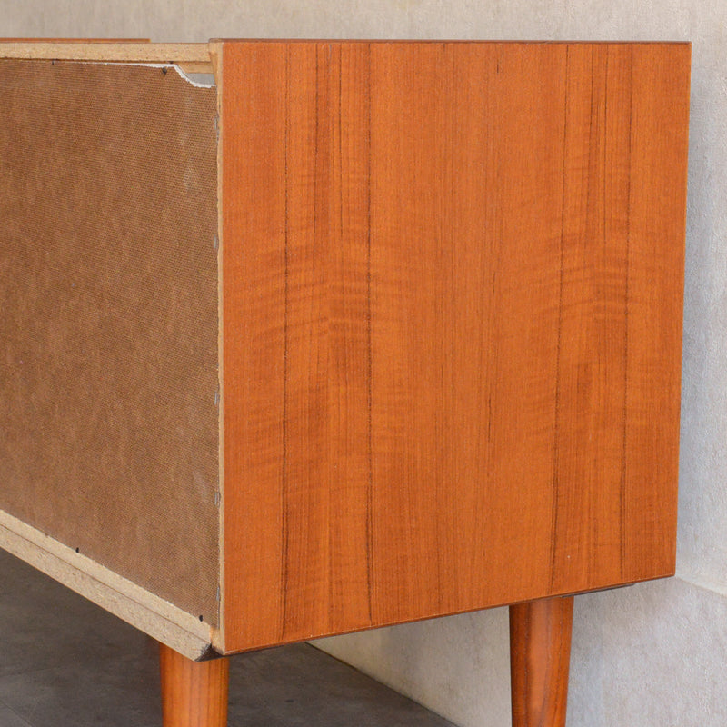 デンマークヴィンテージ　チーク キャビネット 6-78 (ストライプガラス戸付）