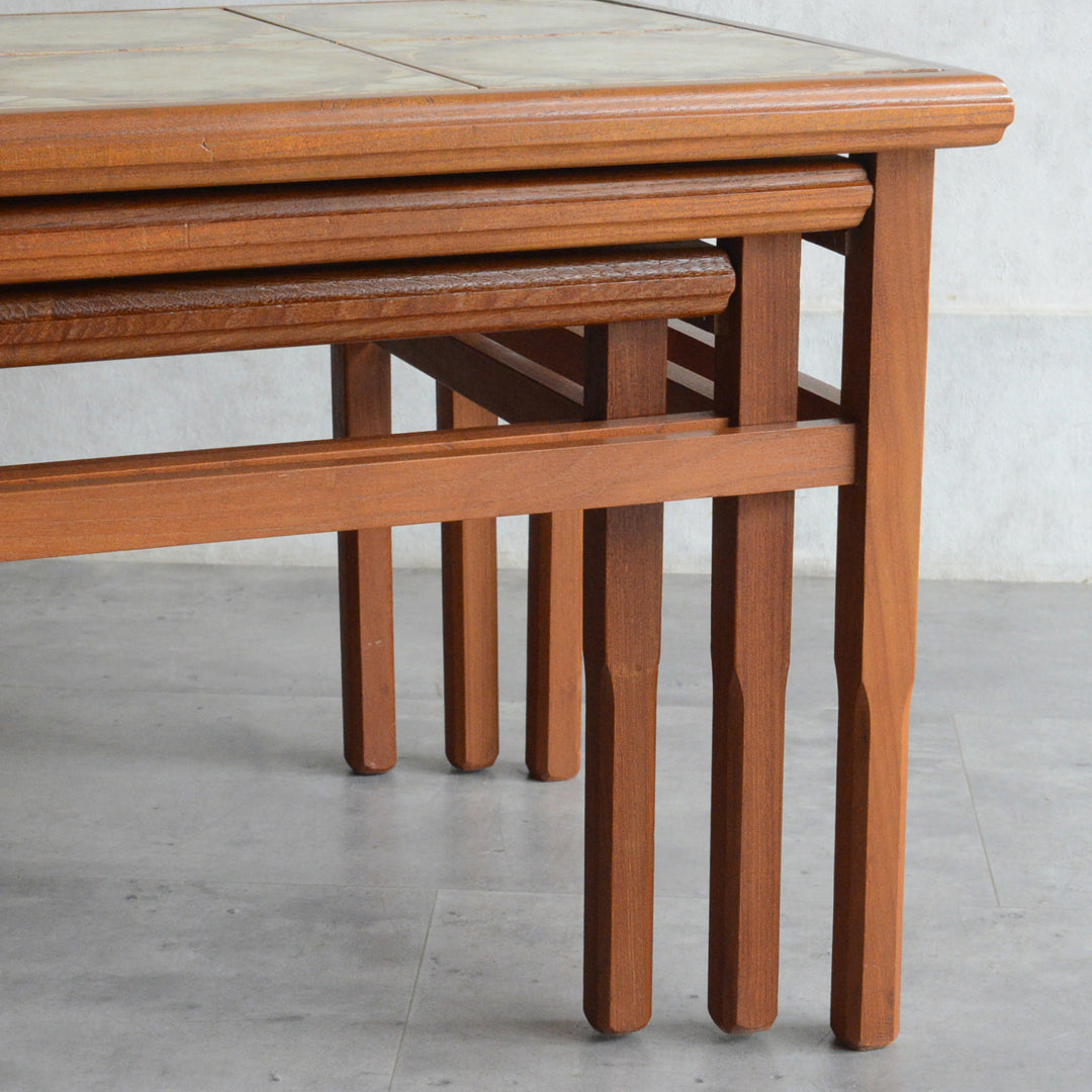 ミッドセンチュリー ヴィンテージ　タイルトップネストテーブル 14